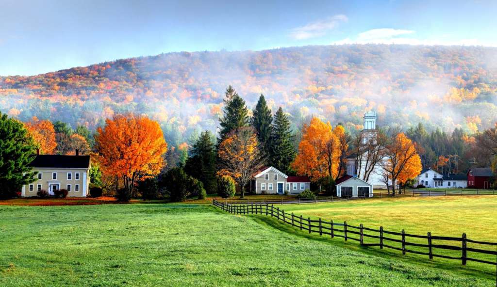 Top 5 Assignment Destinations to Enjoy Fantastic Fall Foliage birkshires in the fall