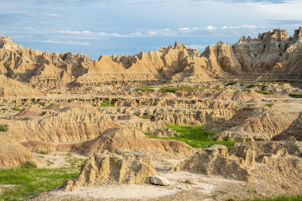 10 South Dakota Destinations for Healthcare Travelers