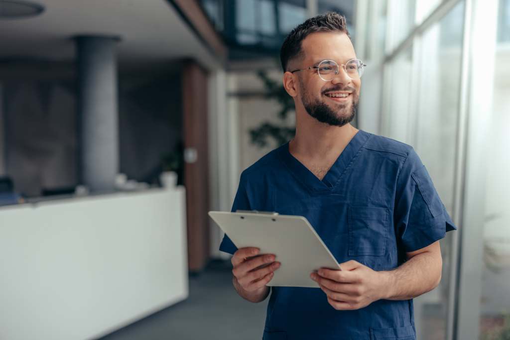 How Healthcare Travelers Can Get the Most Out of Their Recruiter How Healthcare Travelers Can Get the Most Out of Their Recruiter