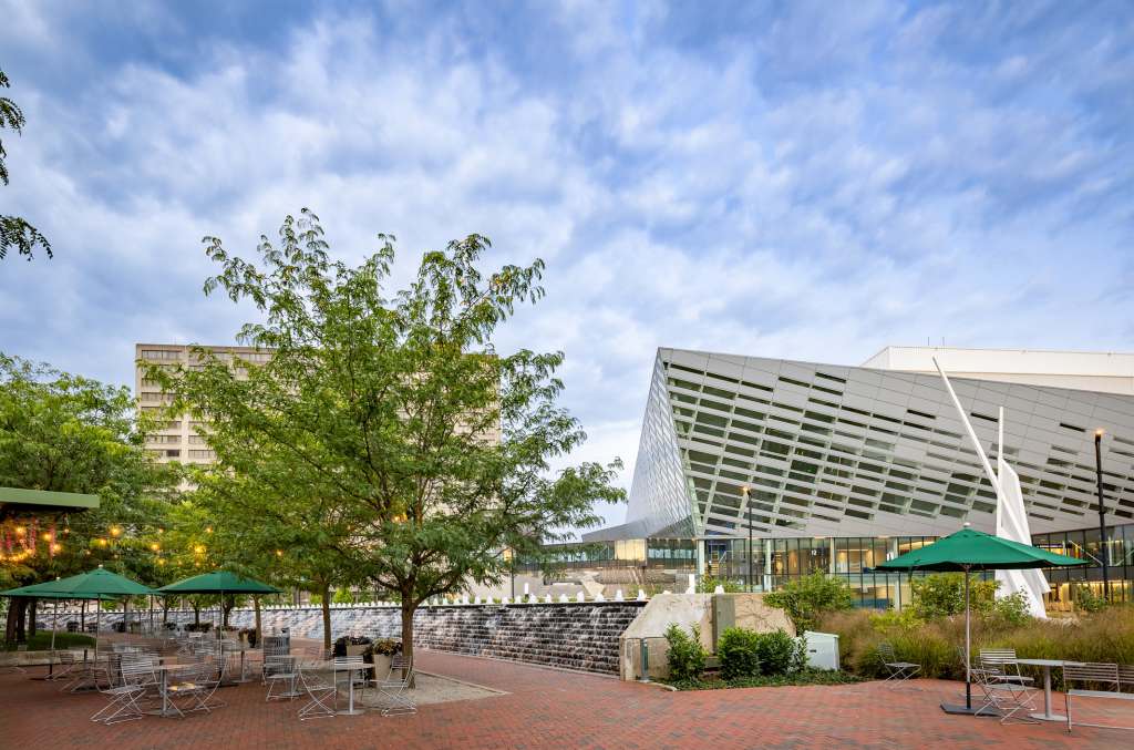 Must-See Places in Kentucky on Your Travel Assignment Downtown Lexington, Kentucky. The prominent modern building is part of the Central Bank Center complex, which includes Rupp Arena.